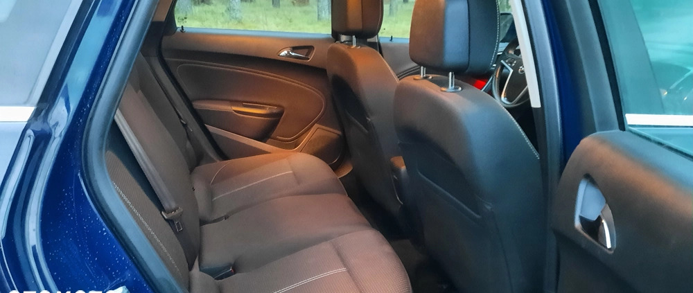 Opel Astra cena 21900 przebieg: 261000, rok produkcji 2014 z Czersk małe 79